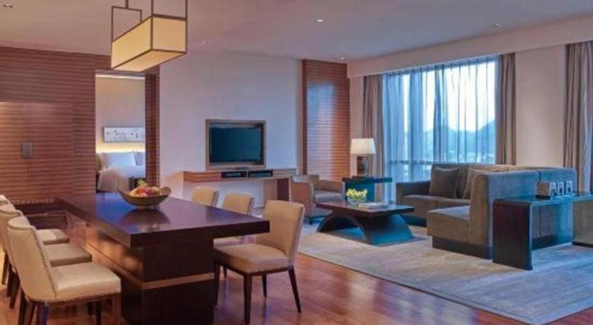 New World Guiyang Hotel Екстер'єр фото