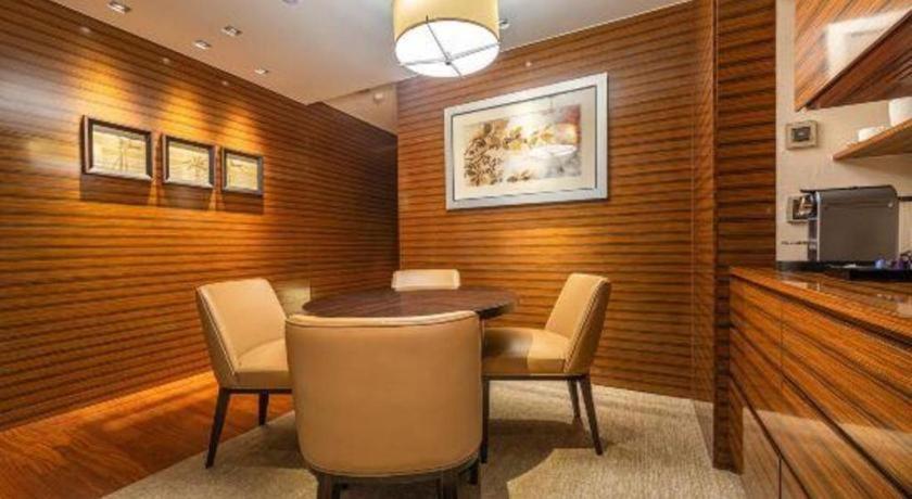 New World Guiyang Hotel Екстер'єр фото